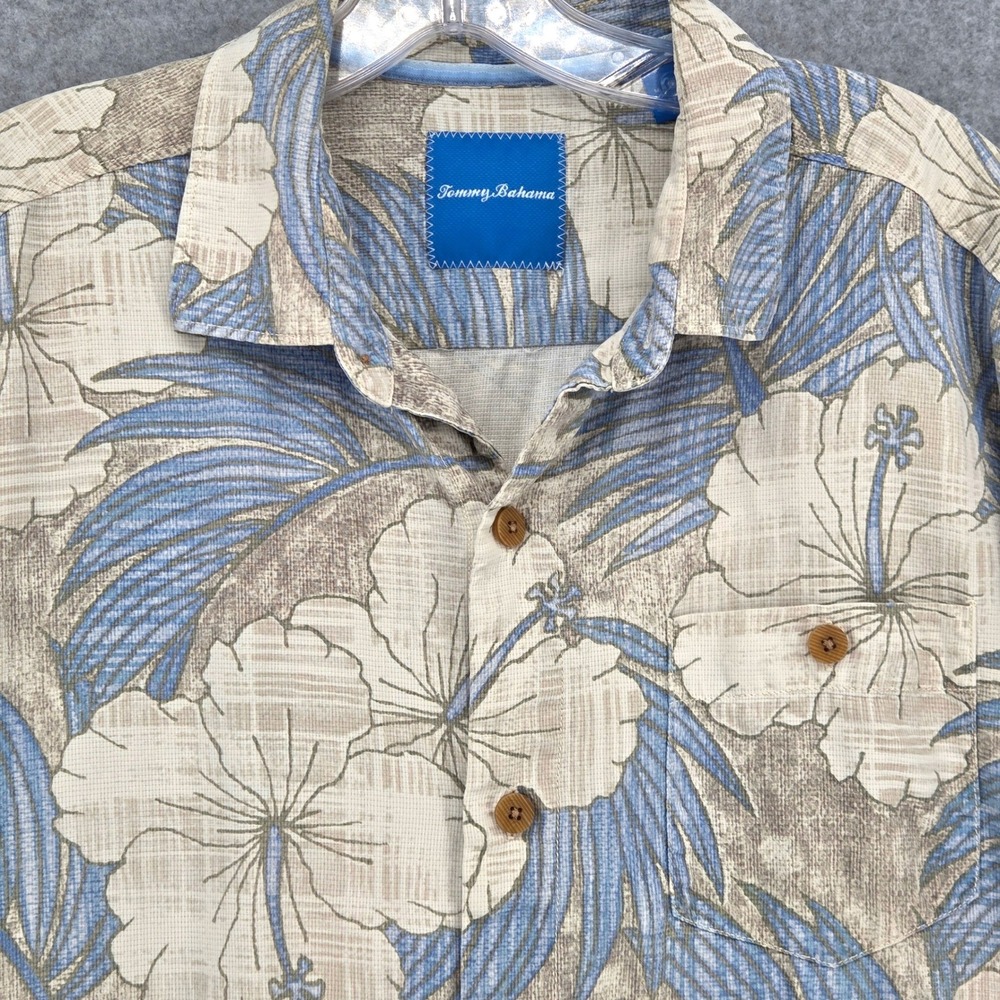 Tommy Bahama Men Large 100% Silk Short Sleeve Button Shirt‎ Floral Hibiscus Tan